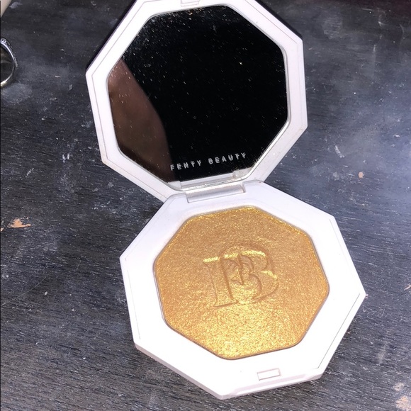 Fenty Beauty Other - Highlighter